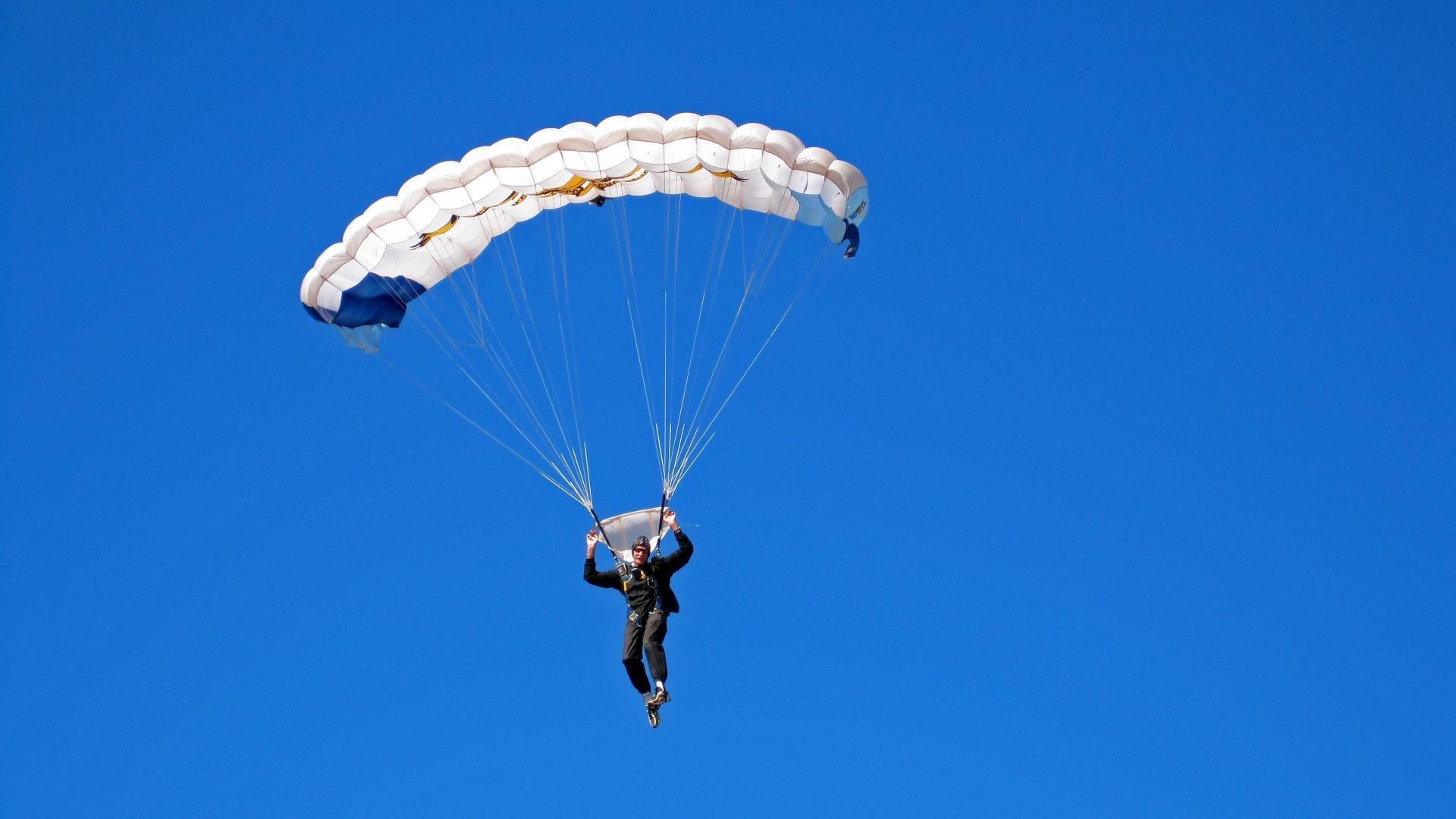 英超争夺白热化：每场都精彩绝伦！，英超热刺别名白百何