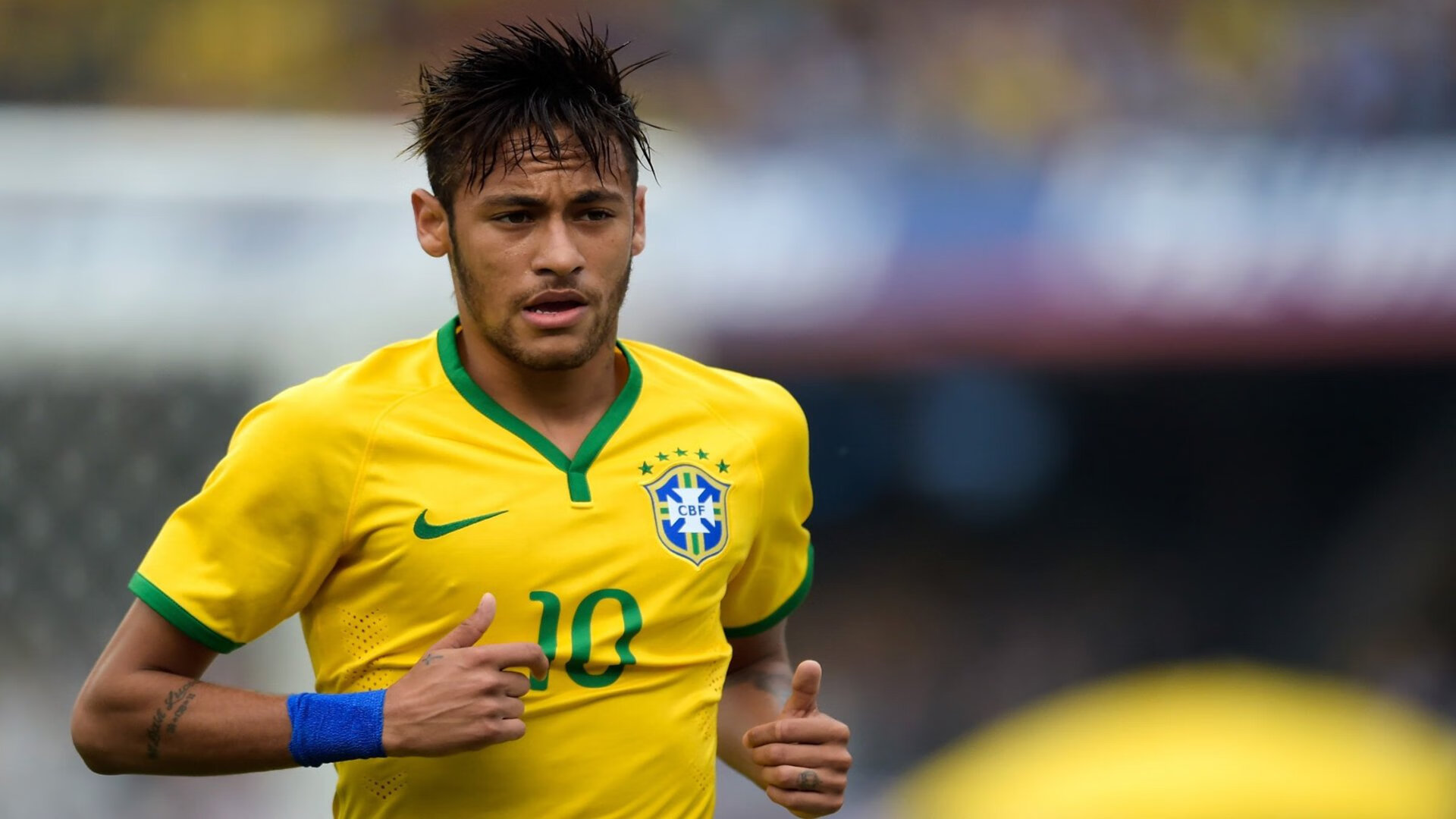 法甲焦点战巴黎再度获胜，姆巴佩梅开二度，【体育晚报】姆巴佩亲承留守巴黎 夺冠夜法国骚乱频发